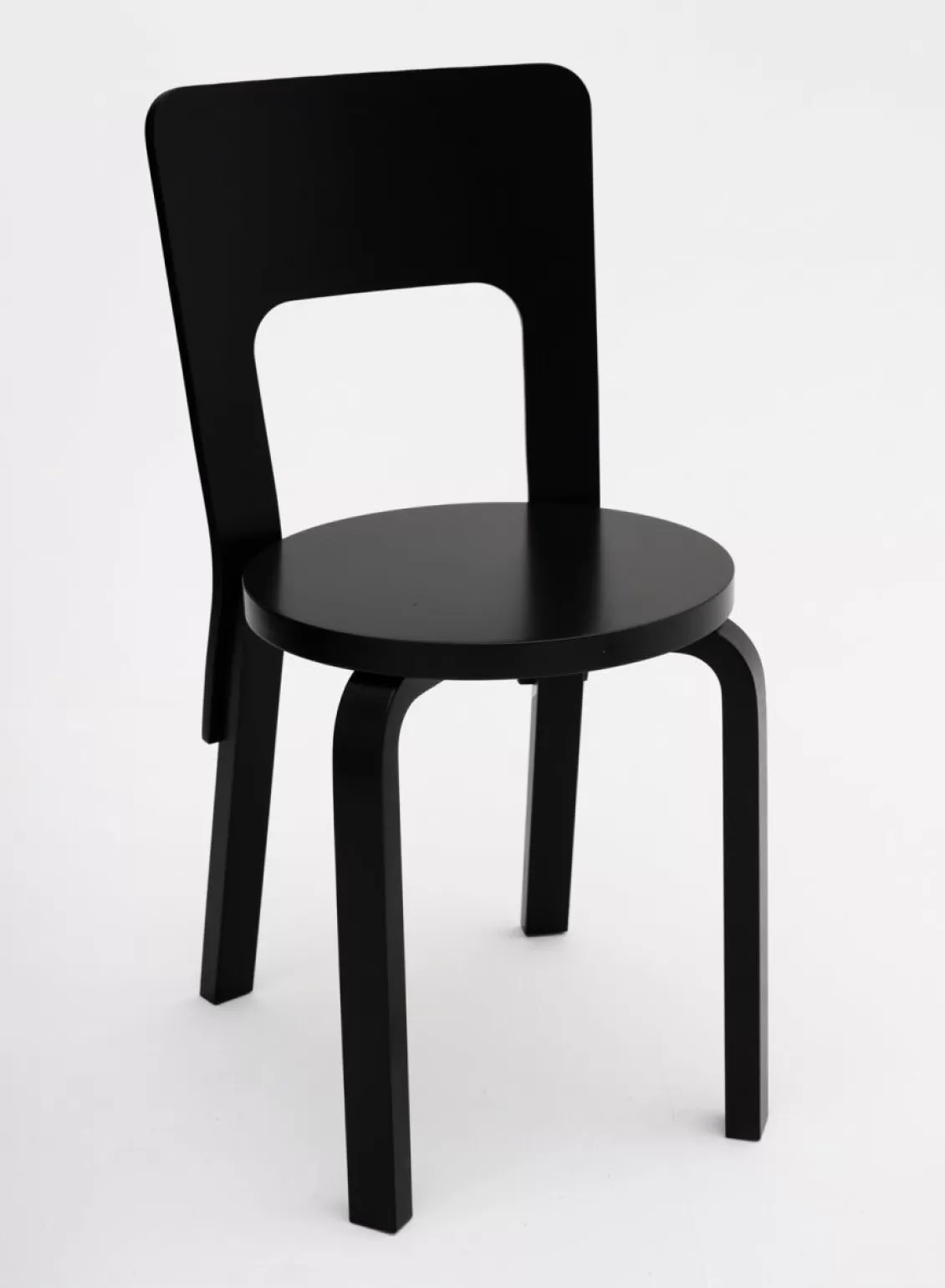 SUSAN BIJL Chair 66, Legs Black, Seat Black - Artek Outlet