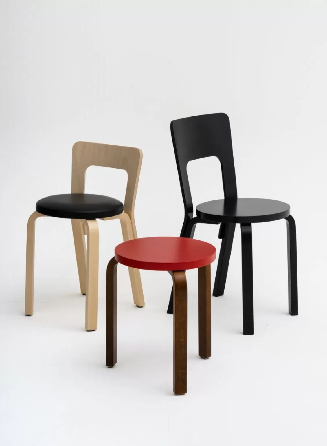 SUSAN BIJL Chair 66, Legs Black, Seat Black - Artek Outlet