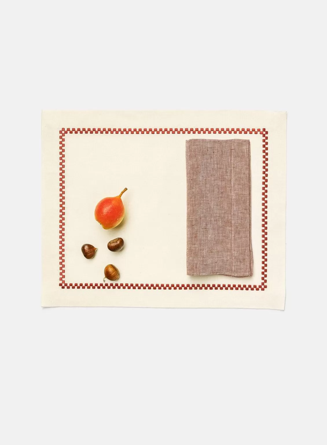 SUSAN BIJL Ricamo Placemat, White/Bordeaux - Chiarastella Cattana Flash Sale